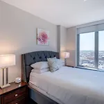 Entire Apt Downton Seaport