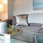 Entire Apt Downtown Seaport With Pool