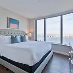 Apartment Entire Downton Seaport *
