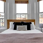 Back Bay Studio W Wd Nr Copley T Bos-782