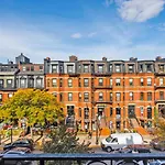 Back Bay Studio W Wd Nr Copley T Bos-782