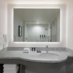 Renaissance Seaport District 4* Boston