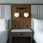 Hotel Renaissance Seaport District Boston