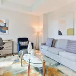 Bright Apt Downtown Seaport