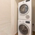 Bright Apt Downtown Seaport