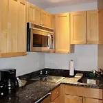 Stylish Downtown Studio In The Southend, C.Ave# 2