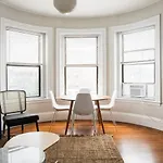 Chic Fenway 1B Perfect Location