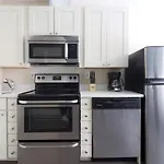 Airy Studio Downtown Boston Pet Friendly
