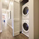 Designer Lux 4 Bed Loft Steps To The State House