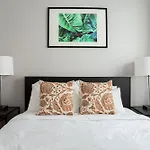 Cozy 1Br Walk Anywhere