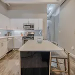 Centralized Downtown Location Onsite Parking * Boston