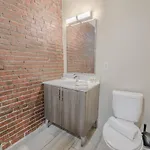 Unbeatable Location 4 Bed Loft Parking Optional Apartment *