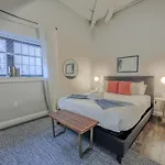 Centralized Downtown Location Onsite Parking Apartment Boston