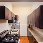 Beautiful Newbury St 1 Bedroom Unit