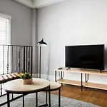 Perfect Traveling Nurse Housing In Theatre District