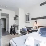 Downtown Central Studio W Fast Wifi, Keyless Entry