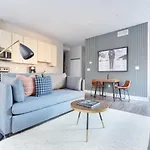 Bright Fidi 1 Bedroom Centrally Located Boston
