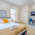 Quaint Studio Apartment Back Bay Area