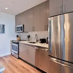 Luxury Apt Seaport With Gym And Pool