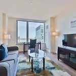 Luxury Apt Seaport With Gym And Pool