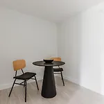 Blueground Seaport Studio Apartment Bos-1124