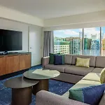 Hotel Renaissance Seaport District 4*