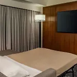 Hotel Renaissance Seaport District 4*