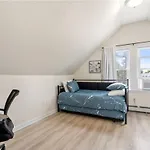 2 Bedroom Loft In Brighton, Free Parking Apartment Boston