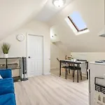 2 Bedroom Loft In Brighton, Free Parking * Boston