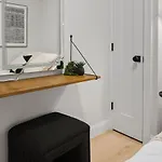 Modern 5b3b In Steps To Convention Center Apartment Boston