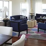 Renaissance Seaport District Hotel 4*