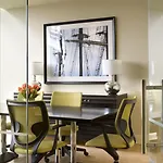 Hotel Renaissance Seaport District