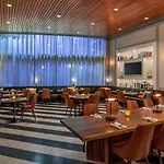 Renaissance Seaport District 4*