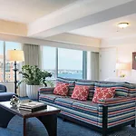Renaissance Seaport District Hotel 4*