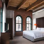 Hotel By Marriott Downtown Seaport 3*