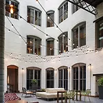 Hotel By Marriott Downtown Seaport 3*