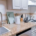 Cozy Basement - Steps To Longwood And Massart - 3Min Walk To T