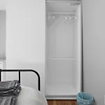 Location+comfort+convenience Apartment *