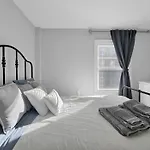 Location+comfort+convenience Apartment Boston