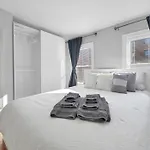 Location+comfort+convenience Apartment