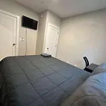 Homestay In Boston West Bellflower Street