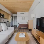 Blueground Somerville Gym Ac Nr Assembly Bos-1108