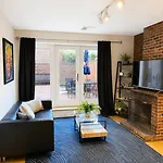 Beautiful 2bedroom In The South End - Ground Level Unit Apartment