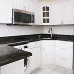 Studio On Newbury Street Apt 41