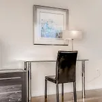 Bluebird Suites At Seaport Square