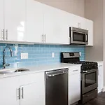 Three-Bedroom On Hamilton Place Apt 508