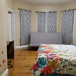 Renovated Apartment Near Airport