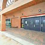 2 Bedroom In Jamaica Plain With Parking