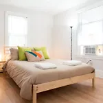 Fantastic 3 Bedroom With A Parking Spot By The Subway