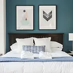 Modern Fenway Suites By Sonder